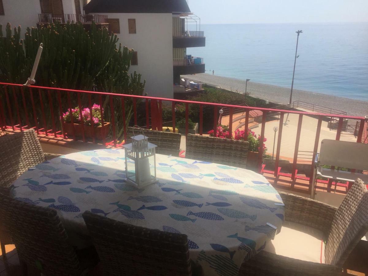 Sea Beach Taormina Apartment Letojanni Luaran gambar